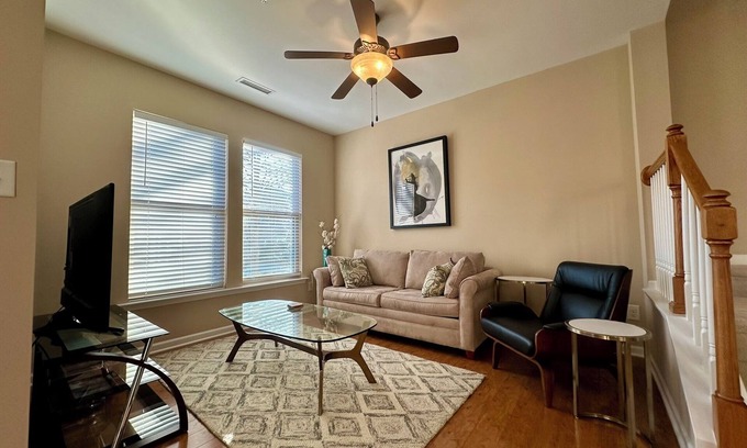 Chapel Hill House | Charming Modern Townhouse - Chapel Hill
