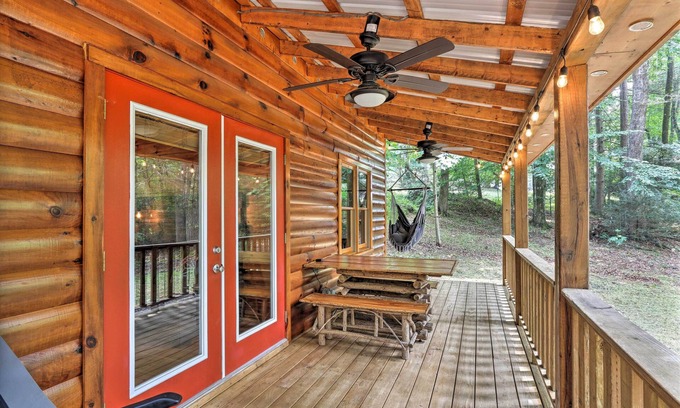 Murphy Cabin | Charming Murphy Cabin w/Porch - Near Hiking!
