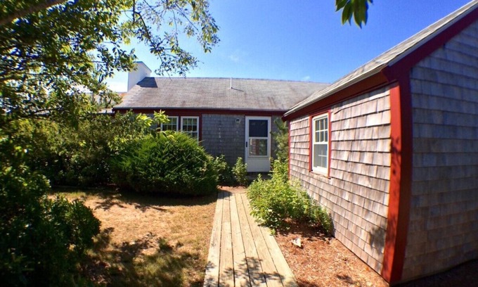 Madaket House | Charming Nantucket Beach Cottage w/Private Beach Access