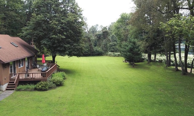 Narrowsburg House | Charming Narrowsburg Escape – River Access, Huge Yard, Minutes from Main Street