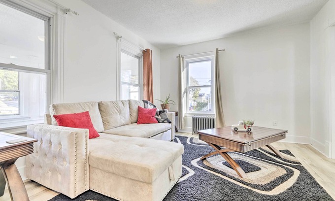 New London House | Charming New London Home < 1 Mi to River Taxi