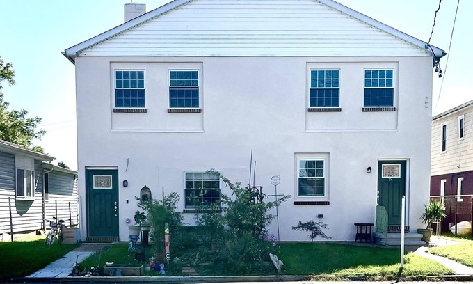 Havre De Grace Apartment | Charming newly renovated apartment close to family fun