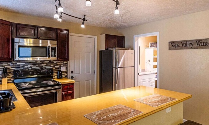 Los Griegos Apartment | Charming North Valley Casita