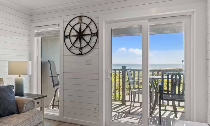 Morehead City Condo | Charming ocean view 2 bedroom condo in welcoming Atlantic Beach, NC
