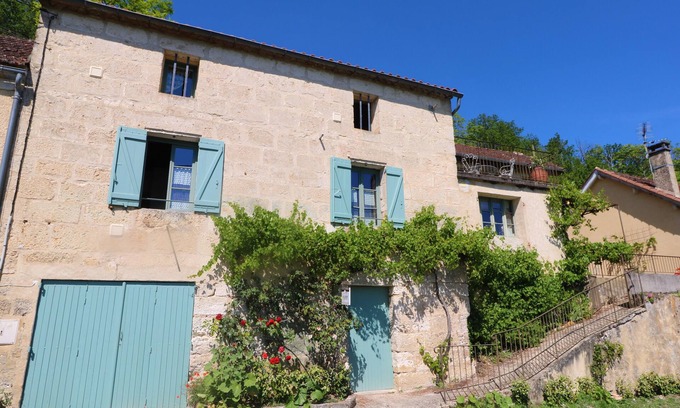 Saint-Cyprien House | Charming old house with private garden and pool, great views over the village.