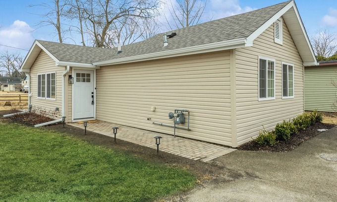 Village of Bloomfield House | Charming Pell Lake Home, Close to Lake Geneva!