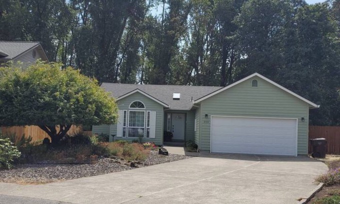 Columbia City House | Charming private 2-bedroom house with WiFi, AC in enchanting Columbia City