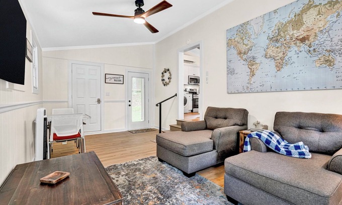 Hendersonville Cottage | Charming Private Pet Friendly Cottage Minutes from Downtown Hendersonville