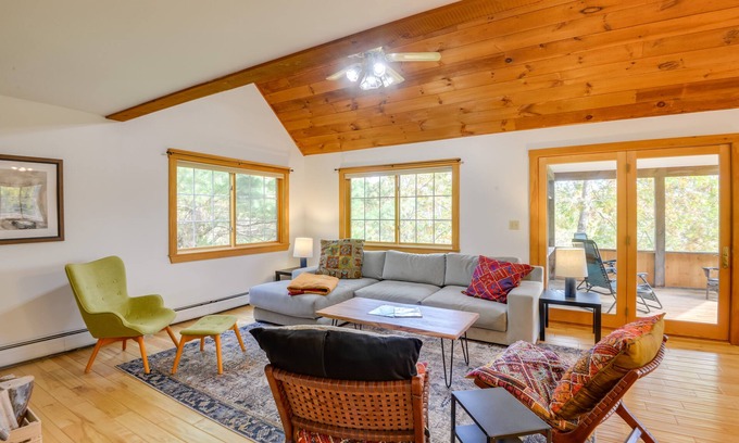 Putney House | Charming Putney Home: Porch, Grill & Hiking Trails
