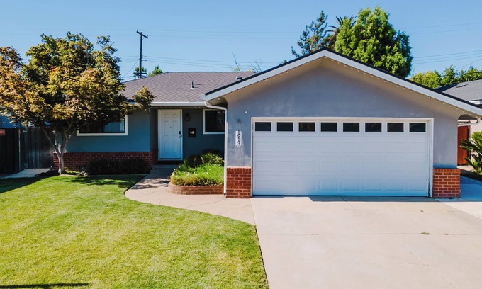 Lodi House | Charming, Quite and Quaint 3-bedroom house with WiFi and AC in Lodi