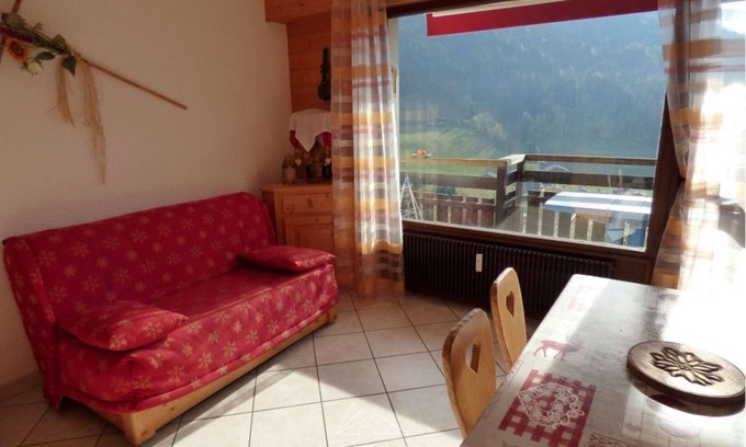 Le Grand-Bornand Apartment | Charming Renovated Studio with Cabine, Sleeps 5, South-Facing Balcony near Ski Lift - Le Grand-Bornand