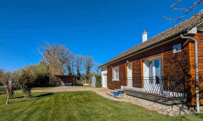 Montipouret Cottage | Charming Renovated House with Garden, Near Châteauroux – Ideal for Family Getaways
