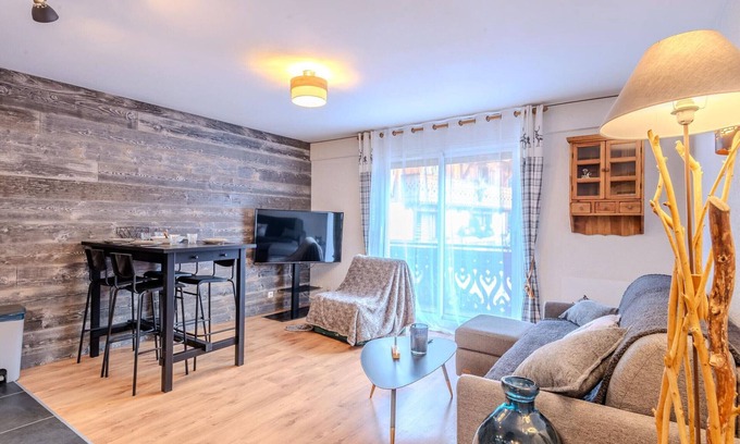 Morzine Apartment | Charming, Renovated Studio-Cabin in Central Morzine, 200m from Ski Slopes