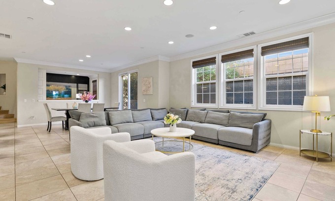 Eastvale House | Charming Retreat on Irisbend: Relaxation Awaits Near All Attractions #40848