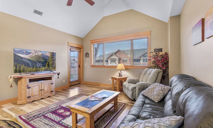 Coeur d'Alene Condo | Charming Riverstone Condo – Walk to Shops & Dining