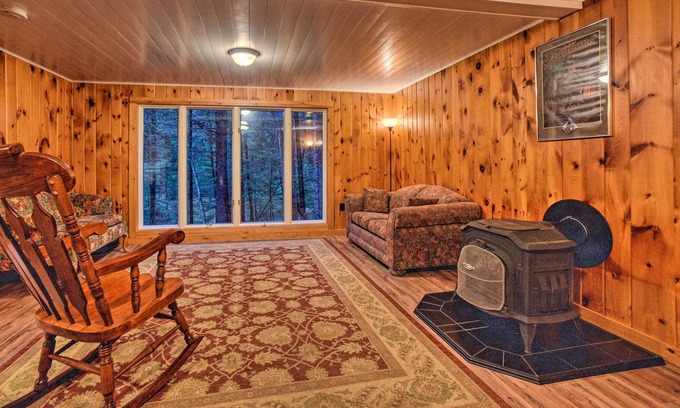 Town of Bleecker Cabin | Charming Rural Retreat: Great Sacandaga Lake Area!