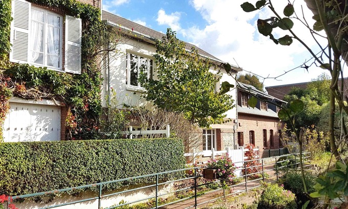 Veules-les-Roses House | Charming, sand beach 200 m, calm, parking, 4 bedrooms, 3 bathrooms