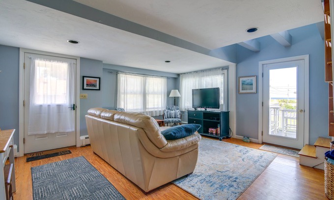 Scituate House | Charming Scituate Home w/Deck - Walk to Beaches!