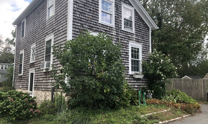 Dartmouth House | Charming Seashell Cottage rental in the Heart of Padanaram Village!