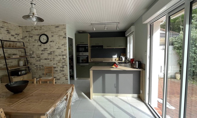 Jard-sur-Mer House | Charming seaside house in a pine forest