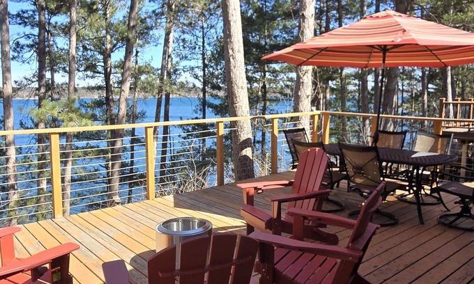 Motley Cabin | Charming Shamineau Lake Cabin