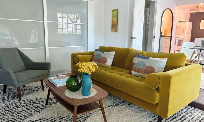 Silver Lake Apartment | Charming Silver Lake Garden Apartment