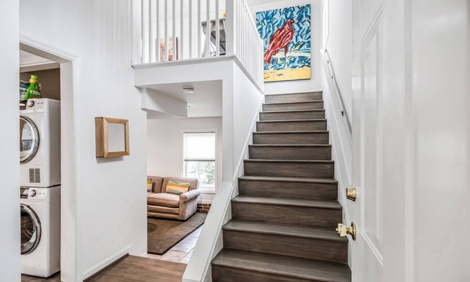 Berry Hill House | Charming Spacious Home - 10 mins to Downtown!