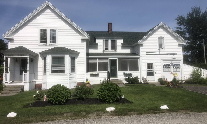Pine Point House | Charming, Spacious Remodeled Pine Point Beach House Steps to the Sandy Beach