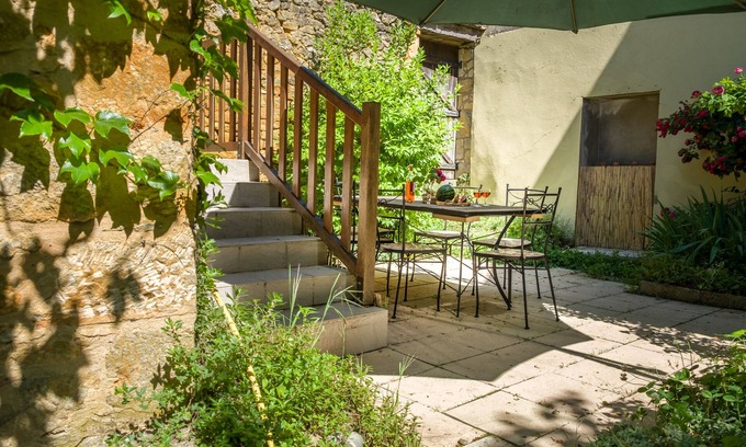 Domme House | Charming stone cottage in the heart of the medieval village of Domme