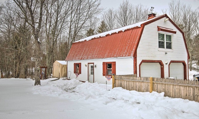 Wells Apartment | Charming Studio < 10 Miles to Wells' Beaches!