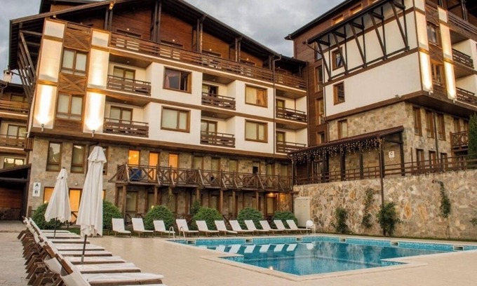Shiligarnika Apartment | Charming studio apartment nestled within the Green Life Ski Resort.n