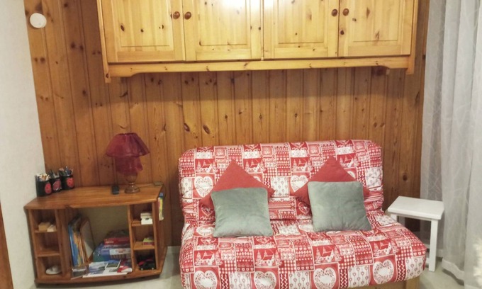 Morillon Apartment | Charming Studio at the foot of the Morillon Village Gondola