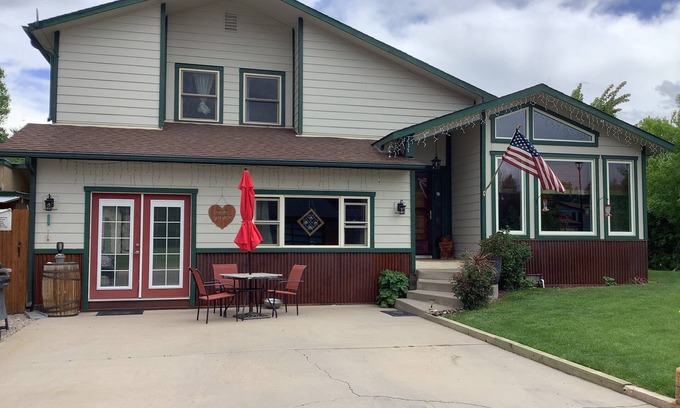 Carbondale Apartment | Charming Studio in Carbondale