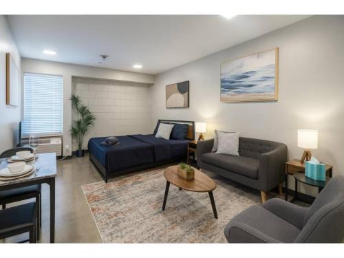 Five Points South Apartment | Charming Studio in Historic Five Points South 07