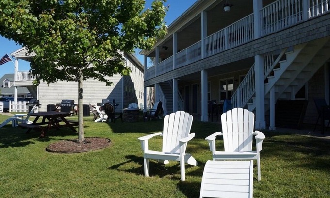 Block Island Apartment | Charming Studio in Island Manor Resort