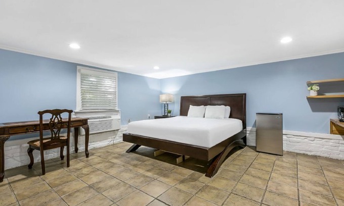 Mid-City Hotel | Charming Studio Near Jazz Fest & City Park