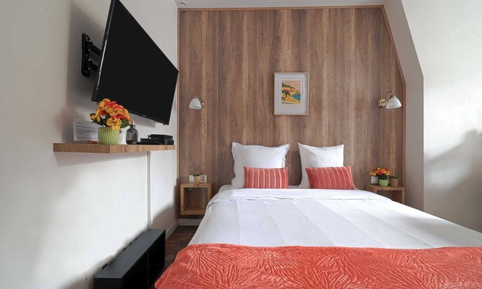 Necker Apartment | Charming Studio Near Champs de Mars