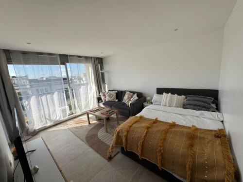 Gambetta Apartment | Charming Studio near La Défense - Paris