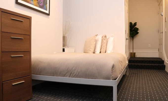 Beacon Hill Apartment | Charming & Stylish Studio on Beacon Hill #3
