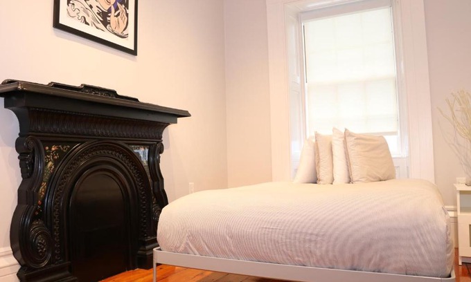 Beacon Hill Apartment | Charming & Stylish Studio on Beacon Hill #11