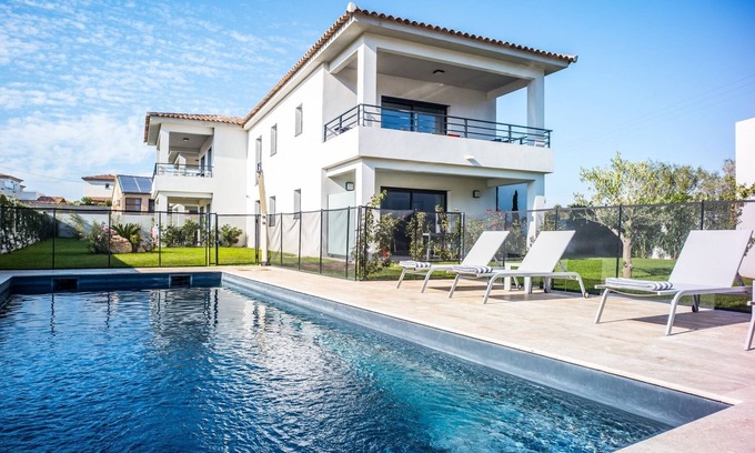 Monticello Apartment | Charming T3 apartment with pool in ILE-ROUSSE