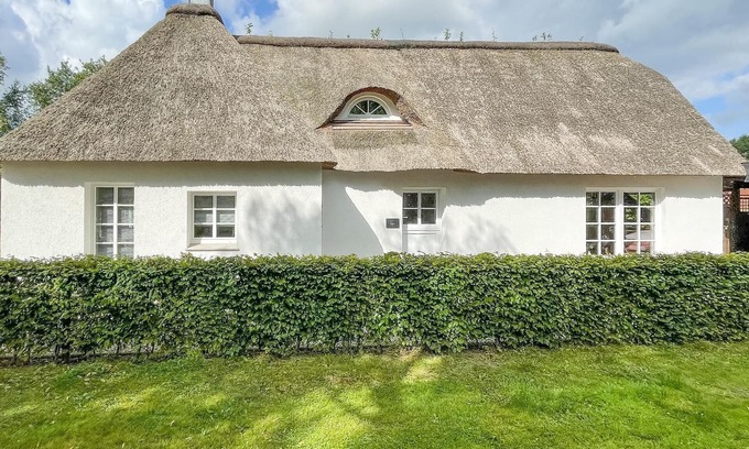 Lehe House | Charming thatched house in Lehe
