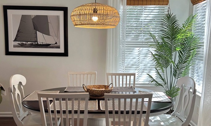 Bluffton House | Charming townhome in the historic area of Bluffton-3 BR & outdoor private oasis!