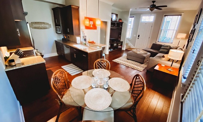 Hammond's Ferry Condo | Charming Townhome in premiere neighborhood 5 miles from Augusta National