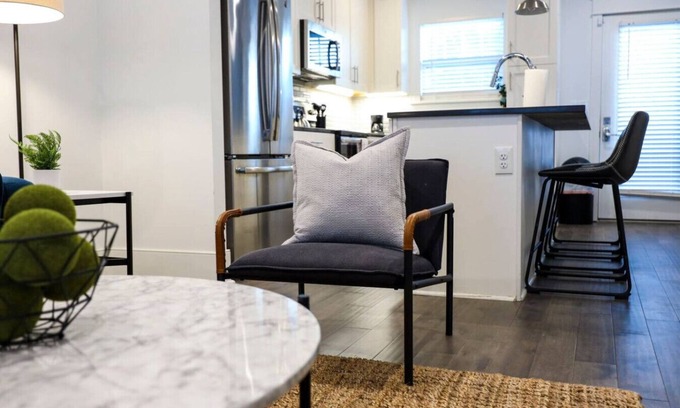 Urbandale Nations House | Charming Townhomes! Two Side By Side Units!