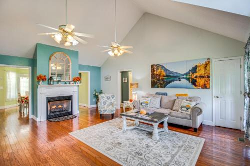 Trenton House | Charming Trenton Home with Mtn Views and Patio!