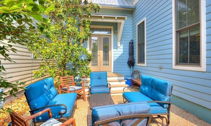 Eufaula House | Charming Twinkle Lane Cottage