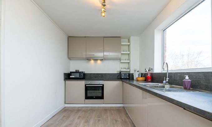Alperton Apartment | Charming Two Bedroom Apartment Near Wembley London