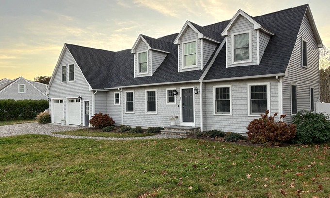 West Chatham House | Charming two year old 3Bd Rm 4 bath home .6mi to Ridgevale Beach