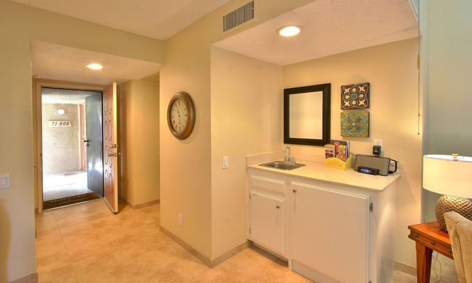 Rancho Mirage Condo | Charming Upscale Condo - Only Steps to 'The River'